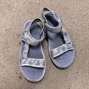 Fila women's strap sandal